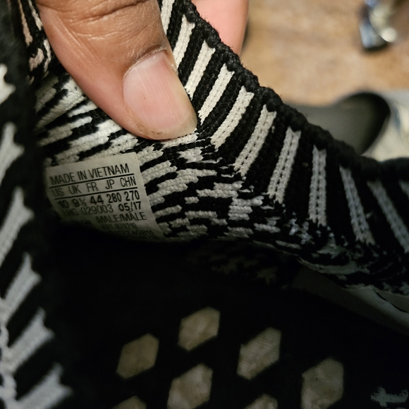 Adidas boost size 10 - Picture 4 of 7